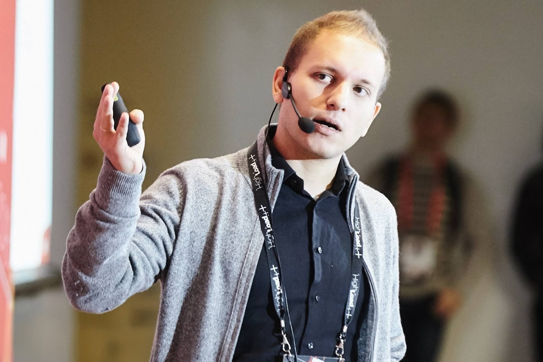 Oleg Klyudt presenting at HighLoad++